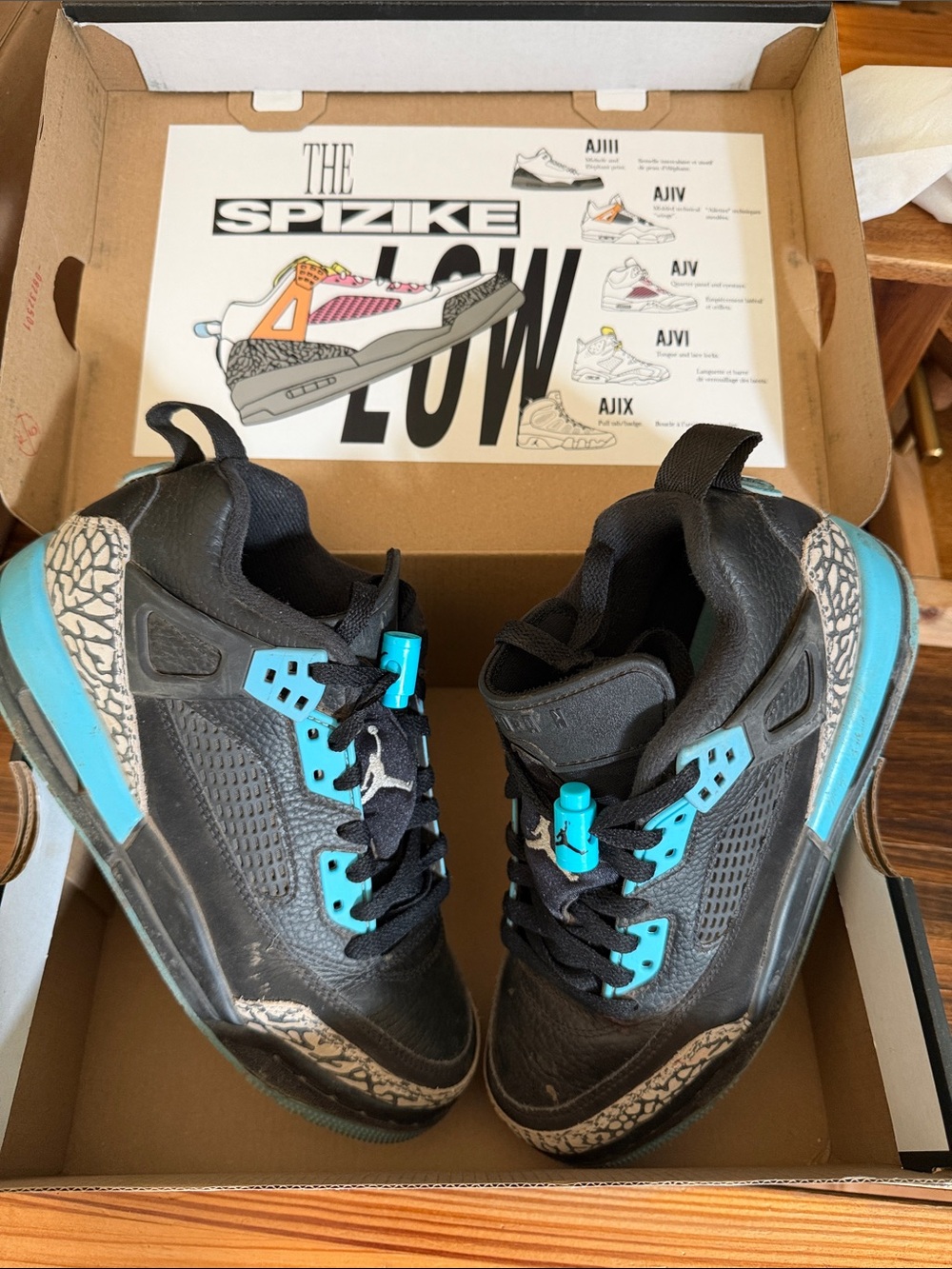 Jordan Kids Black & Teal Low-Top Sneakers